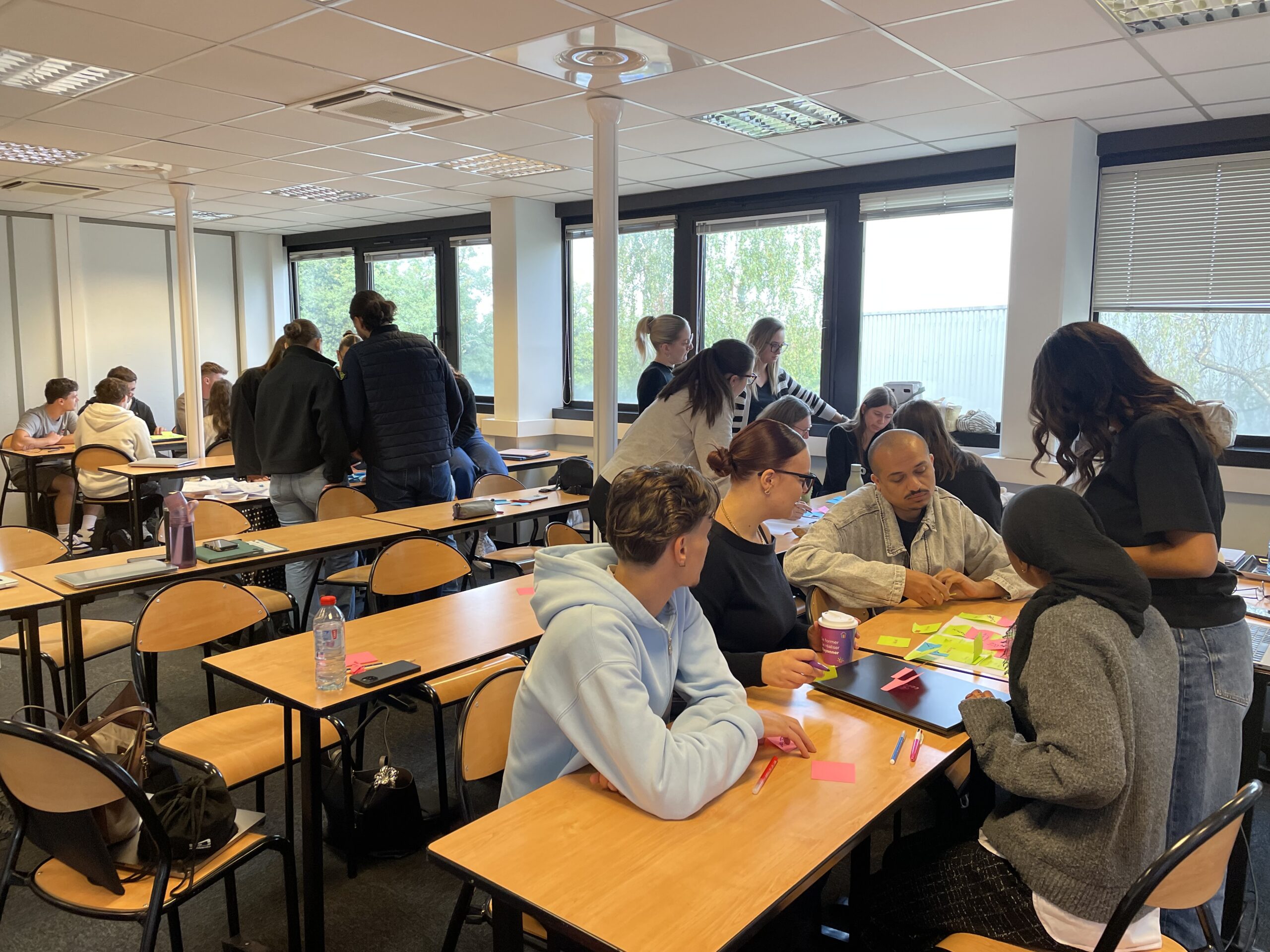 Groupe d’étudiants réuni pour le projet Entreprendre Pour Apprendre